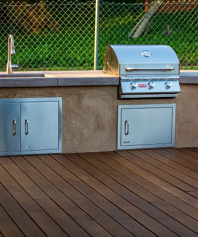 High quality counter with steel grill and cabinet doors