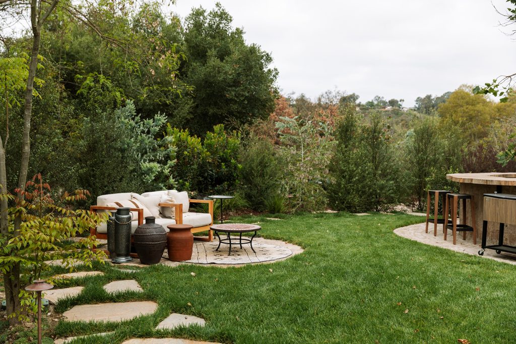 Natural Pavers and Seating in Rancho Santa F